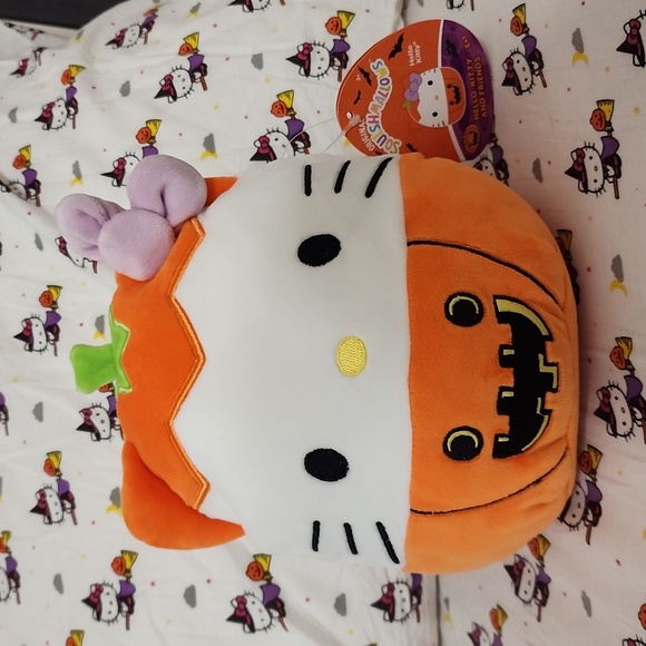 Hello kitty pumpkin squishmallow - Picture 4 of 5